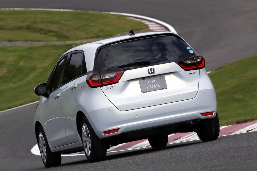  Honda Fit e:HEV Home 2020 года  (JP) (фото 5 из 18)